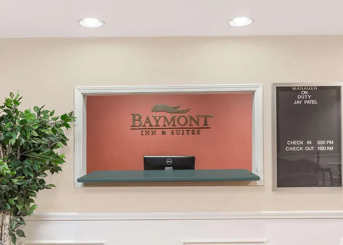 Baymont By Wyndham Grenada Motel