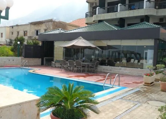 Holiday Suites Hotel & Beach Resort Jounieh