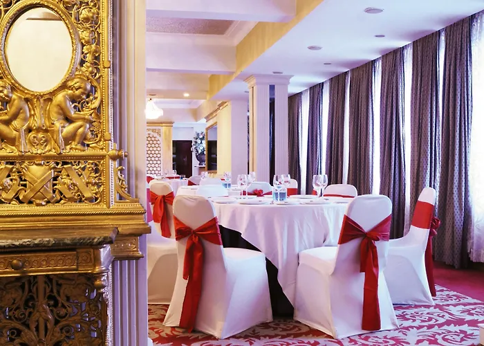 The Ambassador, Marine Drive, Mumbai Hotel