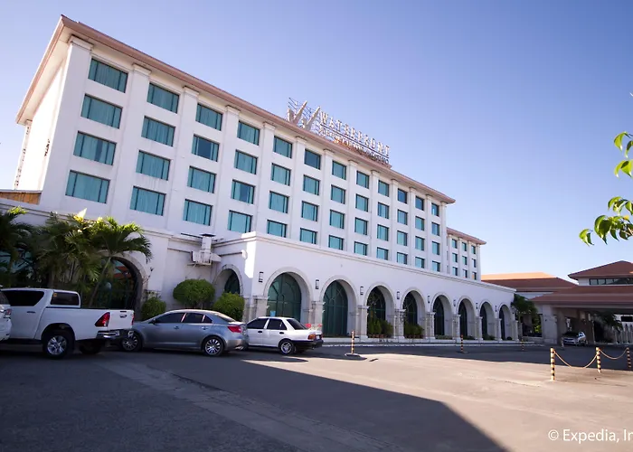 Waterfront Airport Hotel And Casino Isla de Mactán