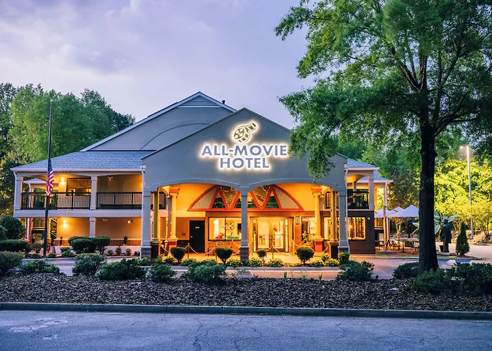 Days Inn & Suites By Wyndham Peachtree City