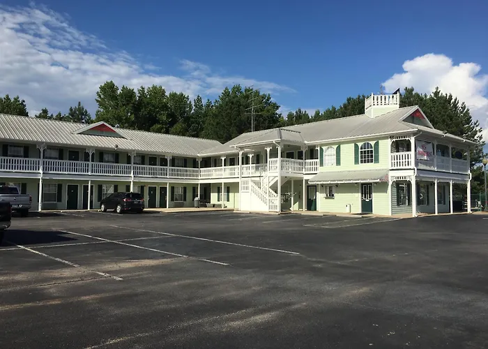 Woodstream Inn Hogansville