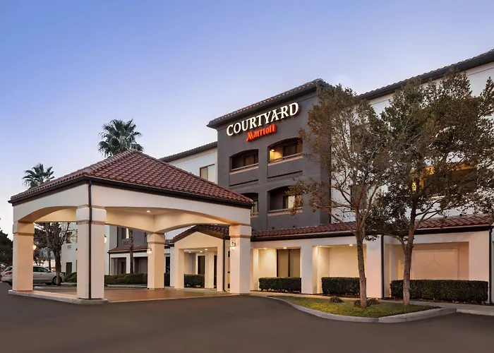Courtyard By Marriott Palmdale Hotel