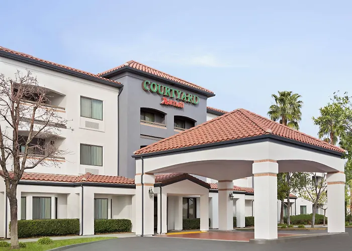 Courtyard By Marriott Palmdale Hotel