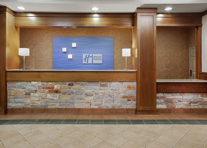Holiday Inn Express Hotel & Suites Coralville By Ihg