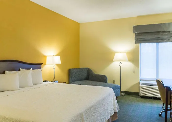 Hampton Inn New Philadelphia