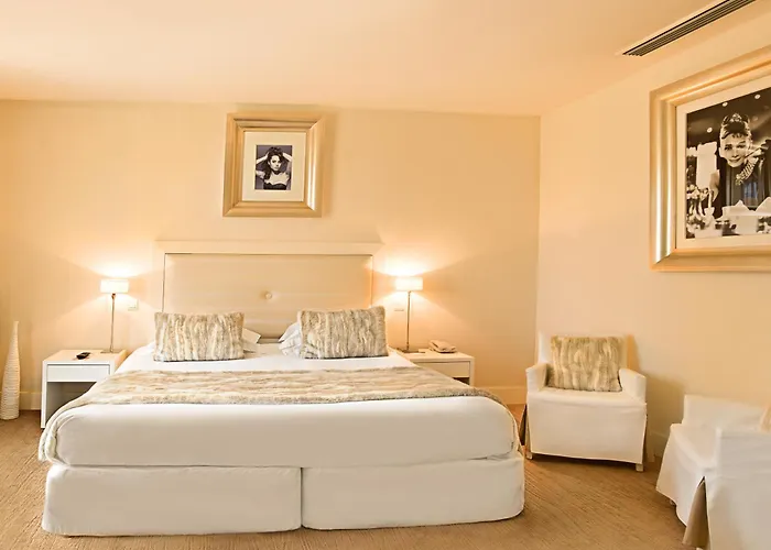Hotel Renoir Cannes