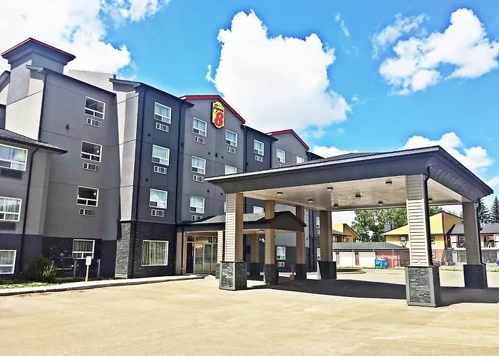 Super 8 By Wyndham Regina Hotel
