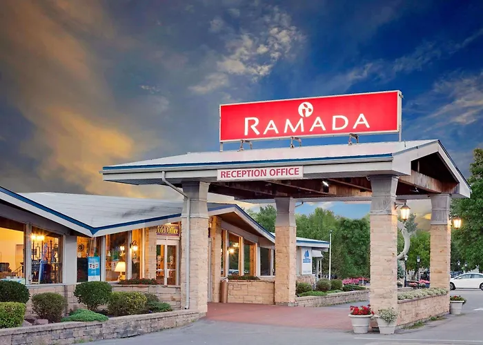 Ramada By Wyndham 1000 Islands Gananoque Hotel