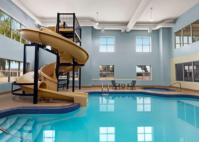 Wingate By Wyndham Lethbridge Hotel