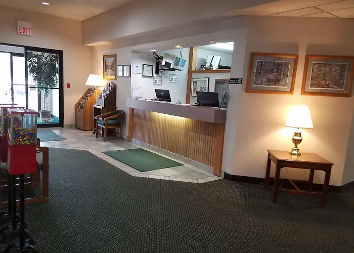 Americas Best Value Inn & Suites - Tahquamenon Country Newberry