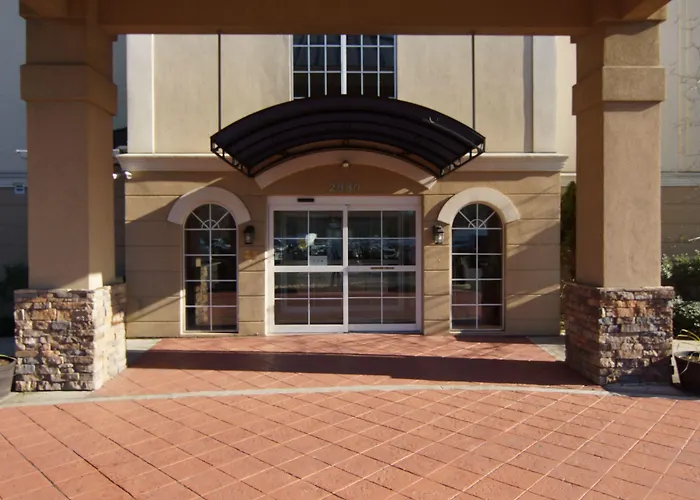 Comfort Suites Near University North Brunswick