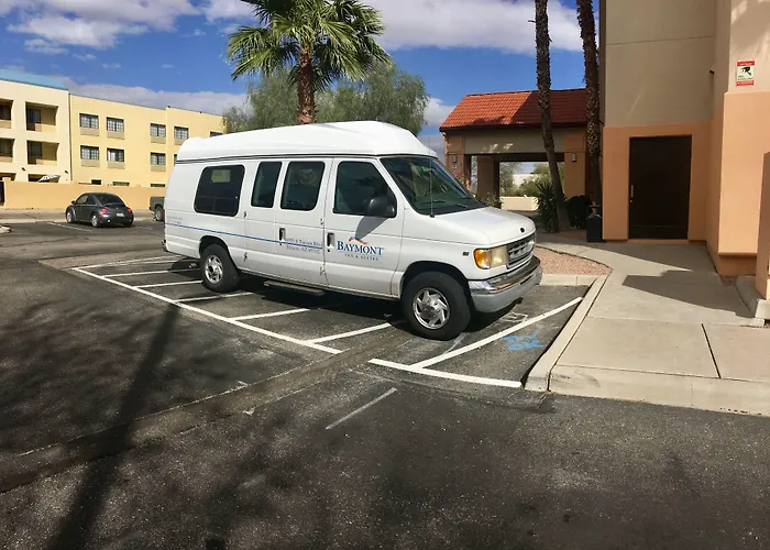 Hotel Baymont By Wyndham Tucson Airport