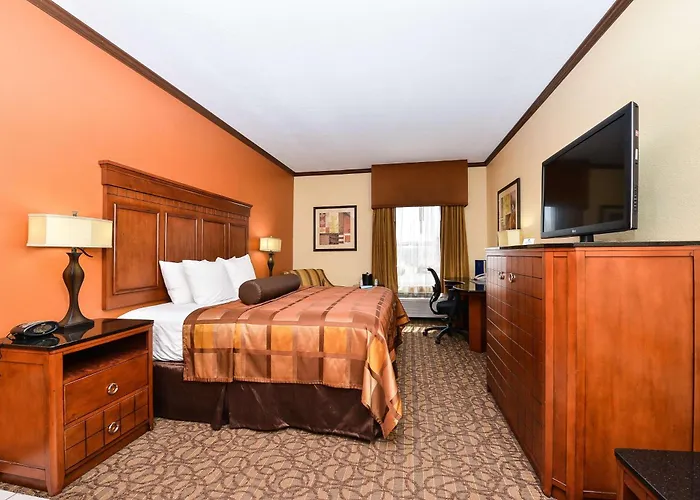 Best Western Plus Midwest Inn & Suites Salina
