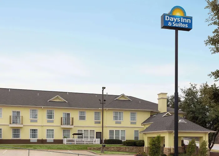 Days Inn & Suites By Wyndham Dfw Airport South-Euless