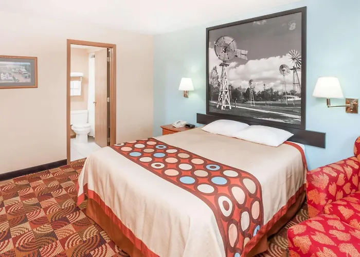Super 8 By Wyndham Shipshewana Hotel