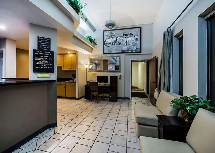 Super 8 By Wyndham Pueblo Hotel