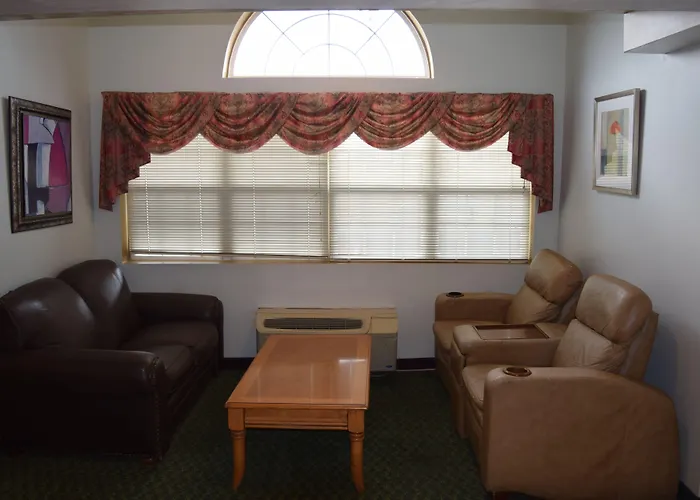 Knights Inn & Suites St. Clairsville
