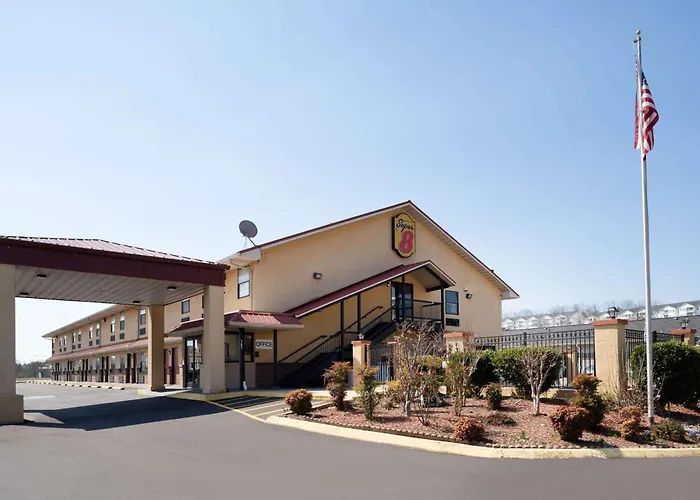 Super 8 By Wyndham Cleveland Motel
