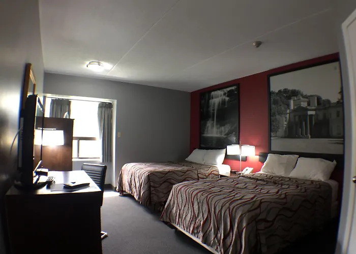 Super 8 Mount Hope/Hamilton International Airport Hotel