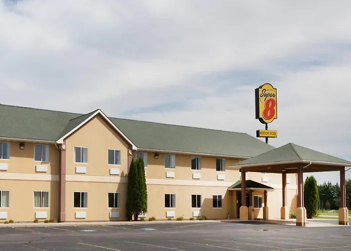 Super 8 By Wyndham Huntington Hotel