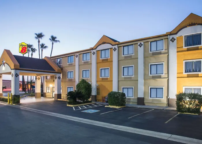 Super 8 By Wyndham Harlingen Tx Hotel