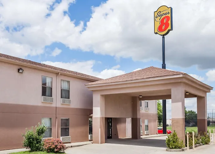Super 8 By Wyndham Harrisburg Hotel