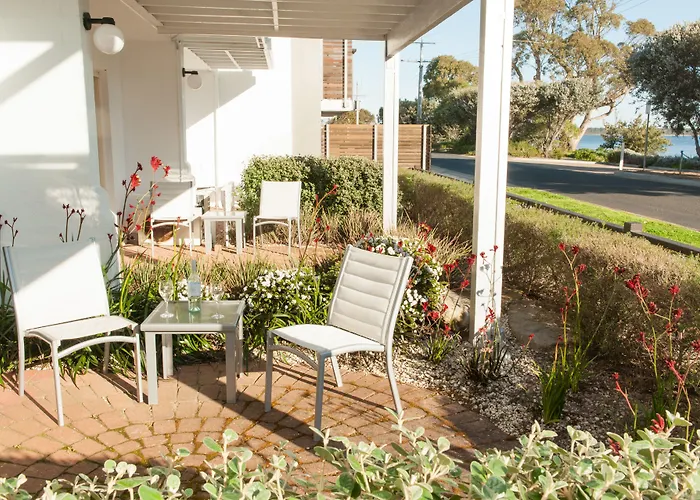 The Moorings At Metung Hotel