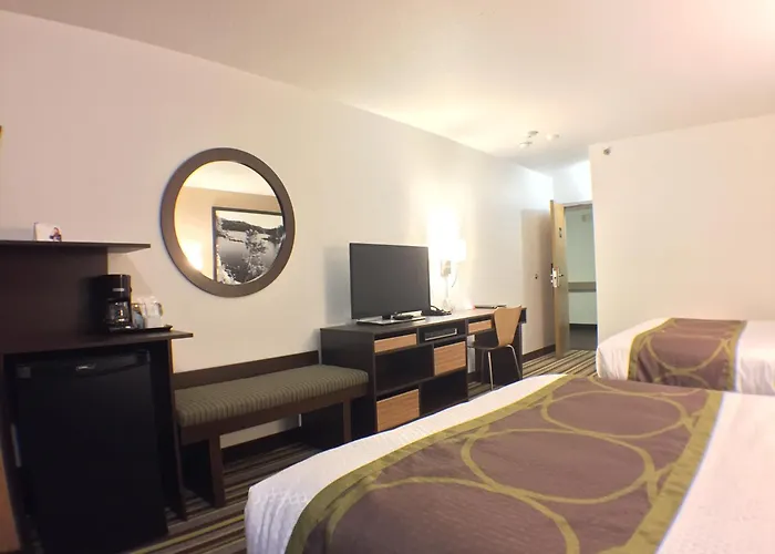 Super 8 By Wyndham Kenora Hotel