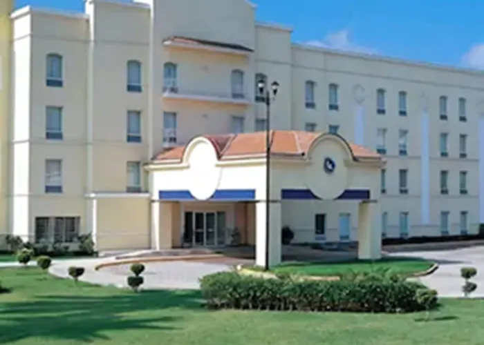 Baymont By Wyndham Lazaro Cardenas Hotel