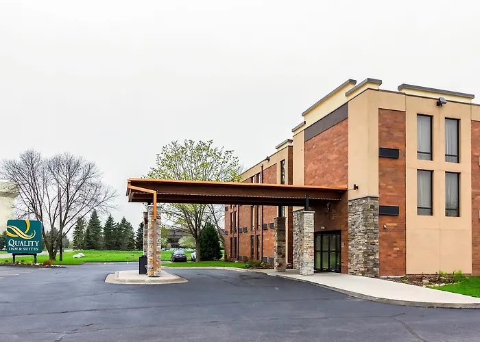 Quality Inn & Suites Arden Hills - Saint Paul North