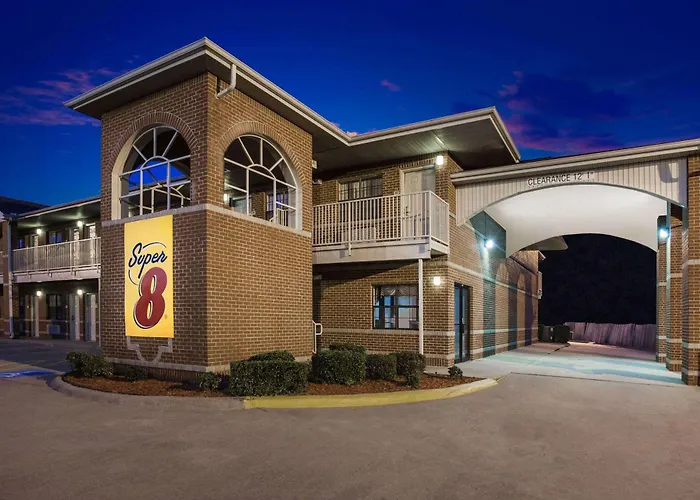 Super 8 By Wyndham Cabot Hotel