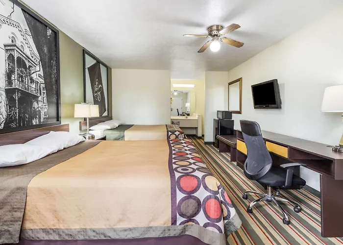 Super 8 By Wyndham Brookhaven Hotel