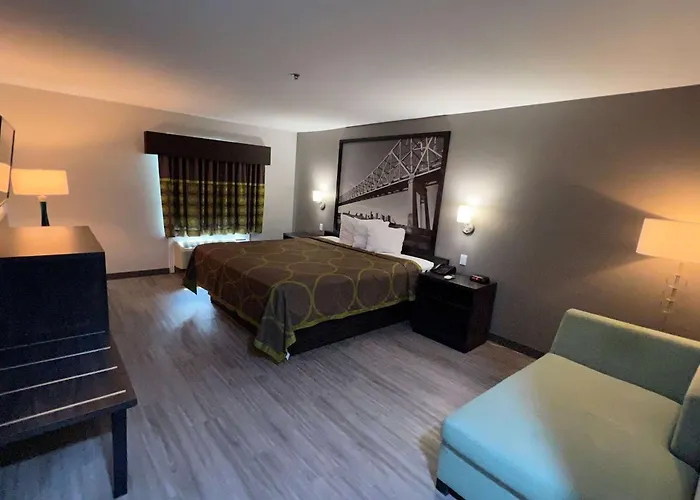 Super 8 By Wyndham Lake Charles/Sulphur