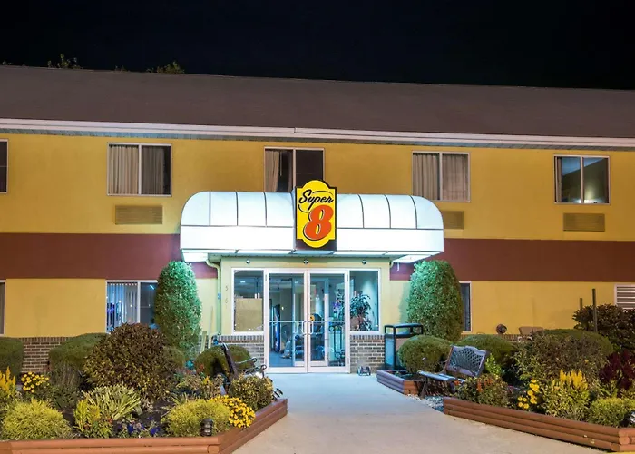 Super 8 By Wyndham Medina Hotel