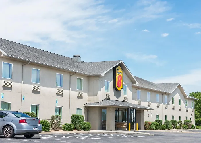 Super 8 By Wyndham Hagerstown/Halfway Area Hotel