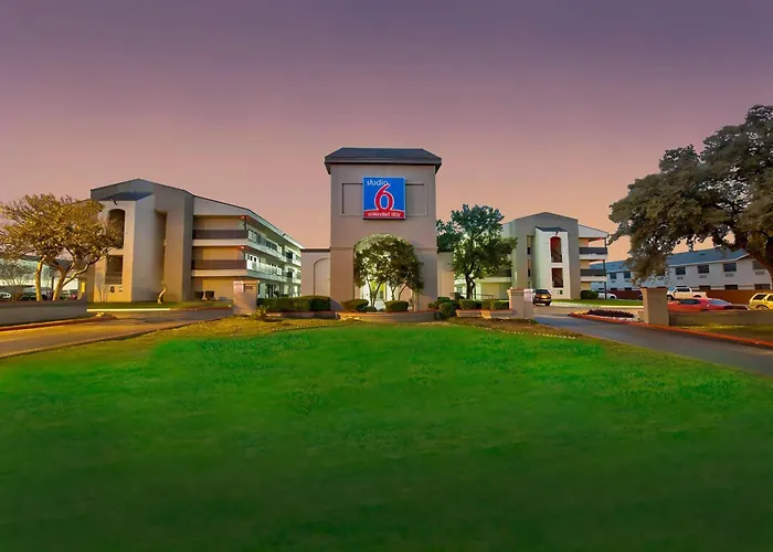 Studio 6-San Antonio, TX - Airport