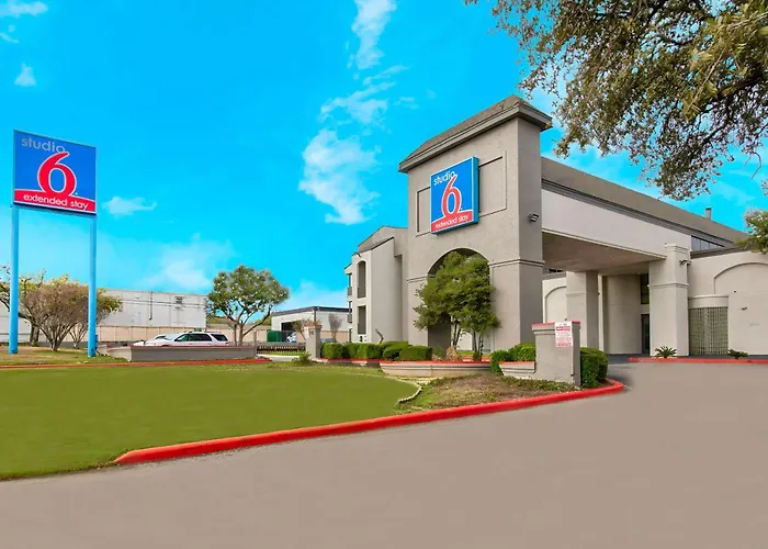 Studio 6-San Antonio, TX - Airport