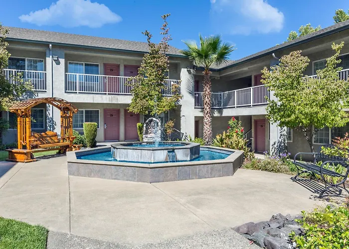 Creekside Inn & Suites Willits