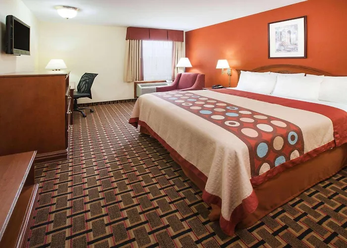 Super 8 By Wyndham White Hall