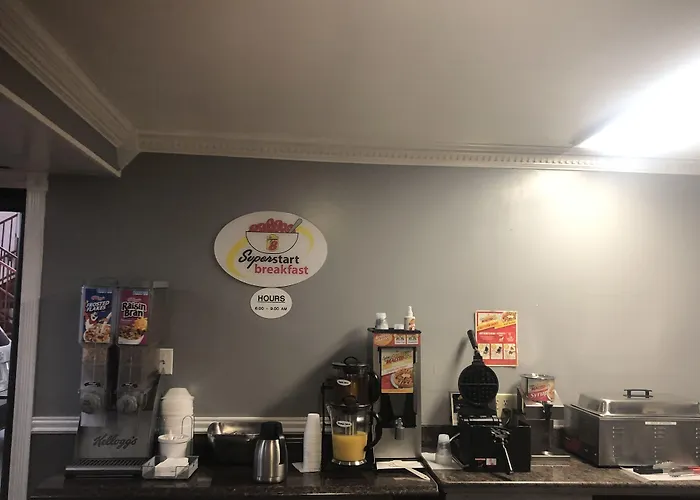 Super 8 Baton Rouge/I-12 Motel