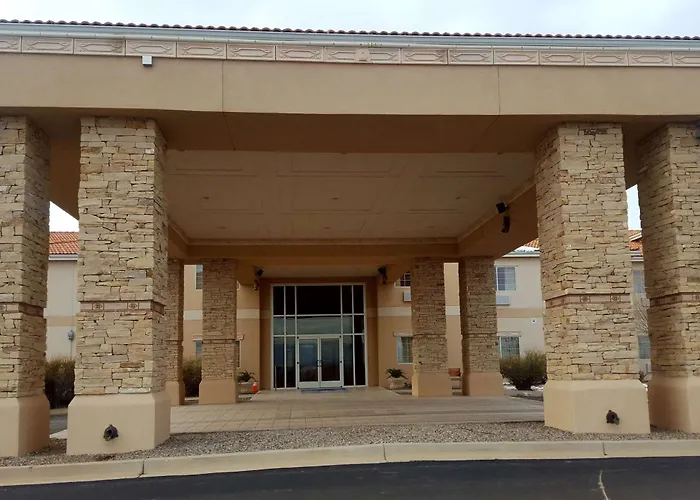 Baymont By Wyndham Belen Nm Hotel
