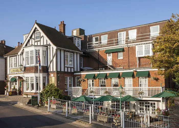 The Lookout Rye Hotel