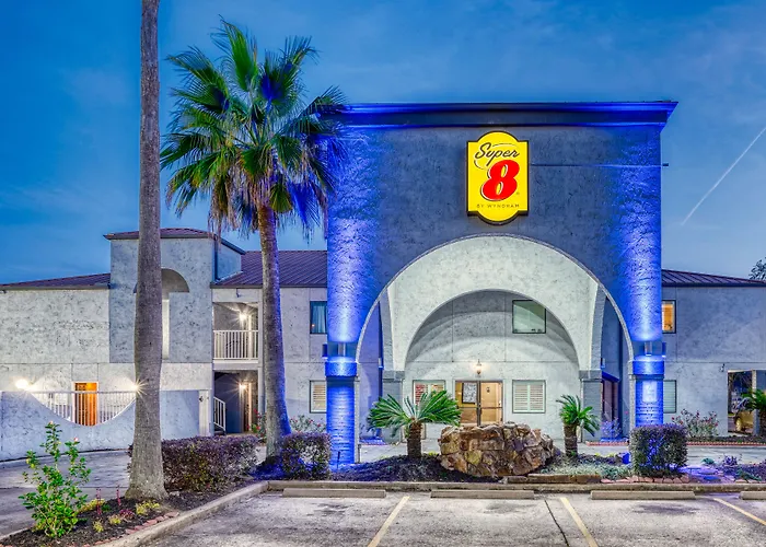 Super 8 By Wyndham Houston Webster Nasa Hotel