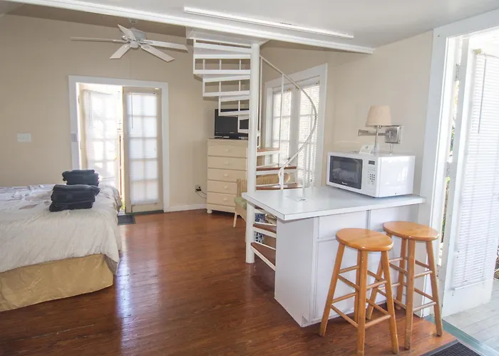 Duval House Bed and Breakfast Key West