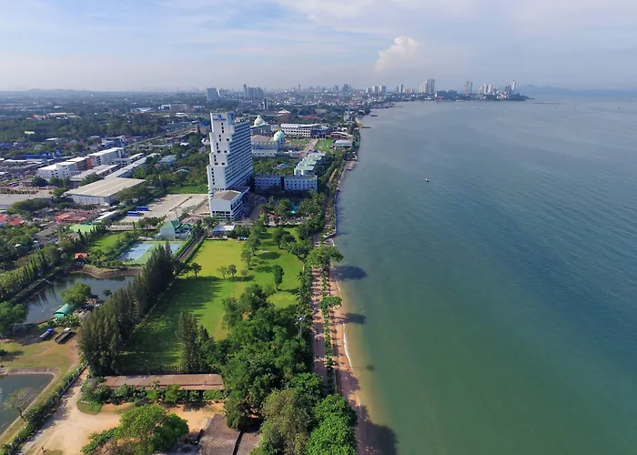 Cholchan Pattaya Beach Resort - Sha Extra Plus