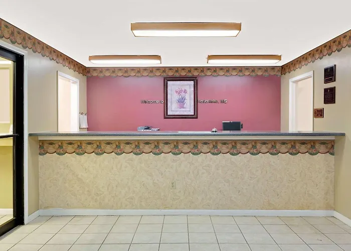 Super 8 By Wyndham Kosciusko Motel