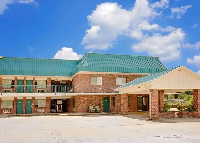 Super 8 By Wyndham Kosciusko Motel