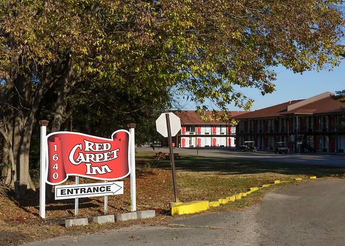Red Carpet Inn - Louisville