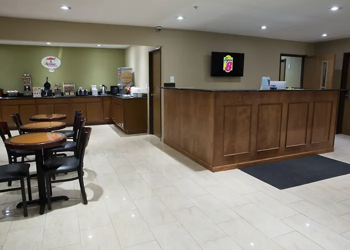 Econo Lodge Canton North